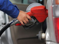 全国人民喜迎油价3连跌！专家却不乐意了：油贱伤“新”