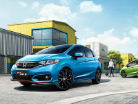 每5个中国人中就有1辆汽车，如何花最少的钱成为这1/5？