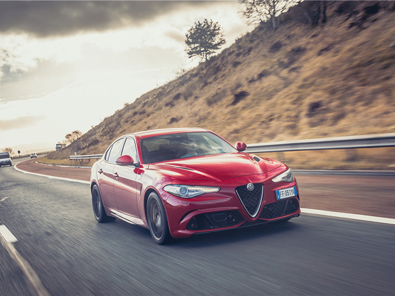 疯狂降价！这3款豪华中型车仅20多万，开出去比BBA酷得多