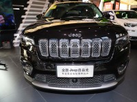 19.68万起，全新Jeep自由光，升“值”加“芯”诚意上市 购车即享“金融，延保，置换，升级”四大礼遇