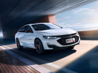 2.0T+9AT，还带赛车式设计，这台19万起的中型车给力