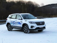 冰天雪地照样威！这台帅气10万级SUV表现有点优秀