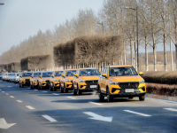 “黑科技”爆表的汽车有多火？围观一汽奔腾万台交车仪式