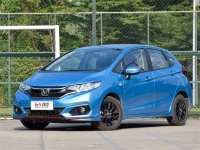 月销3千辆的10万级家轿，开3年还能卖六七万，凭啥？