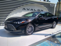 长约5米、油耗仅4.3L？这款重磅车型有什么核心技术