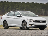 便宜不少的“小迈腾”来了，加长80mm还带全景天窗