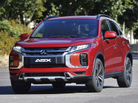 10万出头的合资SUV,国内有卖,改款后更硬气了!