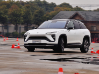 544马力SUV，40万买不买？