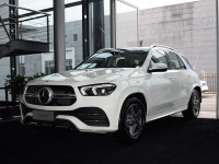 抢先实拍！近期极受关注的德系SUV到店，奔驰宝马你选谁？