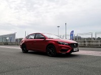 赛道试驾名爵6 Trophy版，思域菲斯塔要慌？