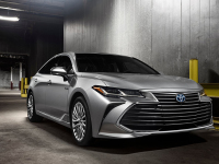 触手可及的高端，中型车搅局者有啥实力？