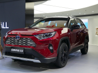全新RAV4荣放来了，TNGA架构打造，新外观、新动力