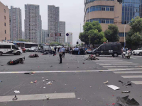 突发!常州闹市街头发生车祸