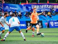 剑桥学霸和孩子共逐绿茵场,这场世界名校足球赛可真够意思
