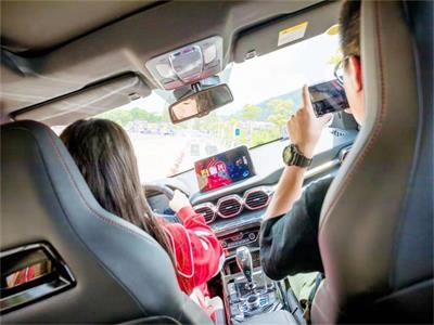 这款动力强劲的SUV广东区域上市，教授亲身体验7.8S破百