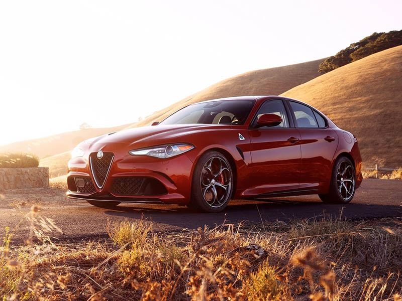 众多“光环”加持，销量还上不去，这车中了什么邪？