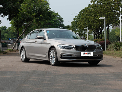 销量暴涨693.3%，这台15万级国产黑马亚迪都服！