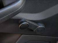 汽车配置进化太快了， 4万多的车都用了LED大灯