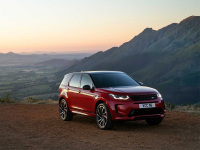 国内有钱人都爱，这款中型SUV改款后实力大增