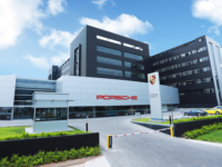 圆梦随行，矢心不二——广州番禺保时捷2周年