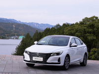 这台10万级家轿行驶质感还超棒！果然是狠货！