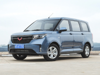 超大空间且价格低廉的运动车?试驾五菱宏光PLUS