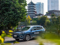 从进口到国产,降价三十万的豪车,为何今天都没人要了?