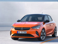 “神车”再发力!五菱牌口罩机下线!