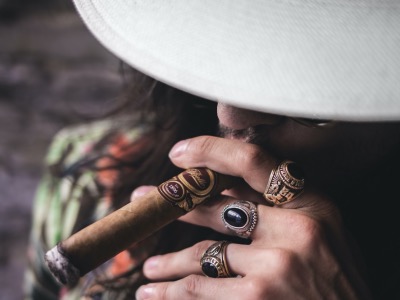 三十岁买车，需要在乎别人的目光吗？