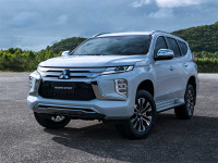 国外卖新款，国内卖老款，这台20多万的SUV啥来头