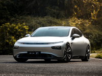 国产最强力作,22.99万起小鹏P7上市,矛头直指特斯拉Model 3