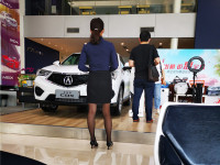 惊!小伙买“日系车”险吃闭门羹?买“美系车”体验堪比BBA?