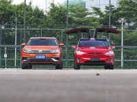 【油电对飙】大众途昂X vs 特斯拉Model X