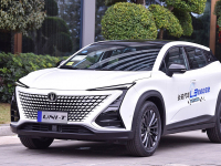 【深港澳车展】荣威RX5 Plus vs 长安UNI-T