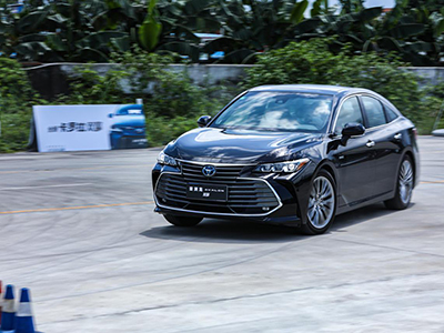 双擎只是省油？试完这两台车后我已刮目相看