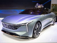 在SUV豪横的时代 这个中国品牌要玩轿车！   