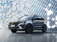 15万还得选日系 XR-V雷凌哪个更好?