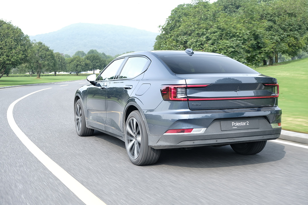 model3的北欧对手试驾全新极星2