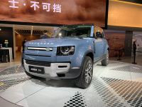 路虎家族的精神图腾，全新一代路虎卫士正式上市