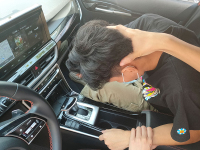 这些人一上车 就想抽他几大耳光!