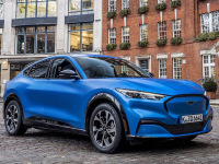 不到10天被预订一空的帅气SUV 要来国内了！