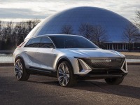 坚持风格还是改头换面？未来的豪车会长什么样？