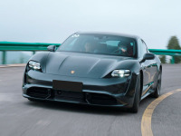 站在金字塔顶端的电动车 一个月就卖32台?