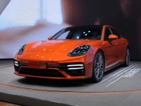 限量版日产GT-R50 新款保时panamera亮相