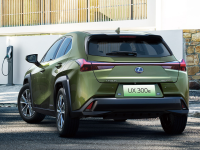 一块电池差10万！雷克萨斯这操作很无语