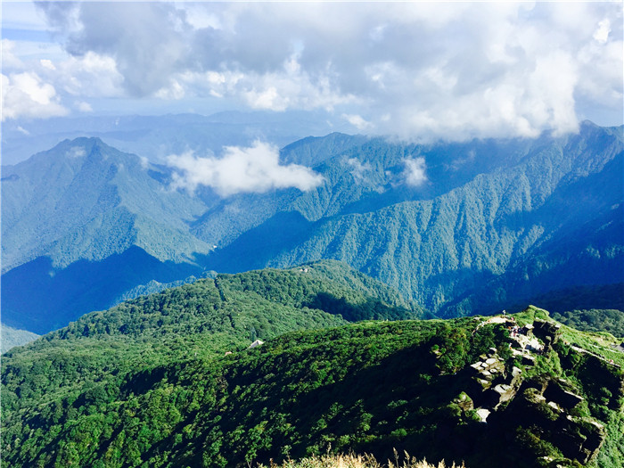 2336米),武陵山脈主峰---鳳凰山(海拔2572米)▼老金頂之巔61燃燈殿