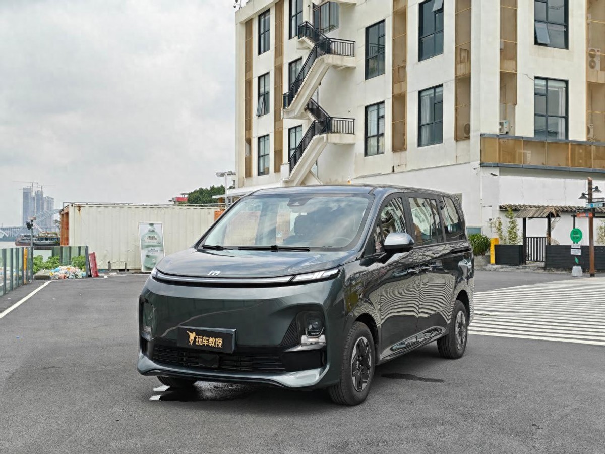 一车解锁多元玩法，鑫源向上V6不止是代步工具 而是新一代全能MPV